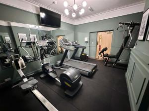 Fitnesscenter och/eller fitnessfaciliteter på The Emsworth B&B Hotel