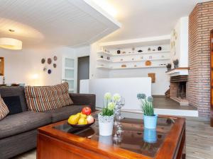 Χώρος καθιστικού στο Holiday Home Cap de Tossa by Interhome