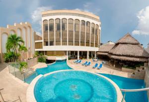 Sundlaugin á Doubletree By Hilton Iquitos eða í nágrenninu