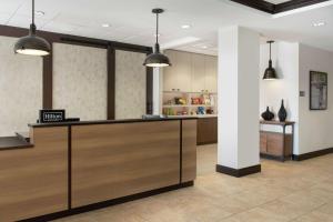 Khu vực sảnh/lễ tân tại Homewood Suites Fort Wayne