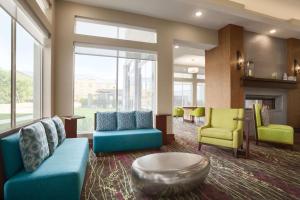 Ruang duduk di Hilton Garden Inn Houston-Baytown