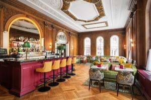 Salon oz. bar v nastanitvi The Bailey's Hotel London Kensington