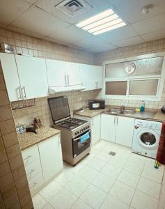 A kitchen or kitchenette at Beautiful home