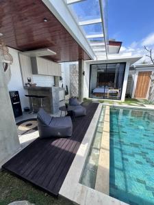 The swimming pool at or close to Bali Bird Villa Canggu