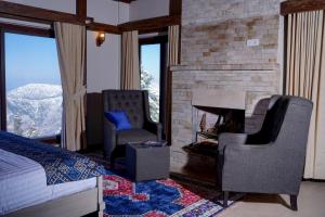 Un lugar para sentarse en Cedar Lodges Resort and Residences Galiyat