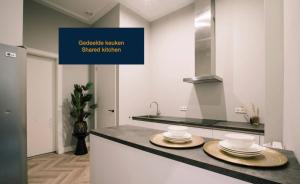 Nhà bếp/bếp nhỏ tại Suite With Bath City Center Villa Tilburg