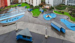 A piscina localizada em Appartement moderne, proche du Parc de la tête d'Or et de Lyon ou nos arredores