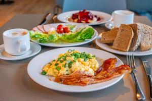 Makanan di atau berdekatan hotel