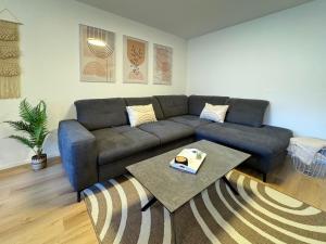 O zonă de relaxare la 3 Zimmer Apartment, 90 qm, ruhig und zentrumsnah, max 6 Pers, 15 qm Balkon , private Garage, Internet 1000 MBit