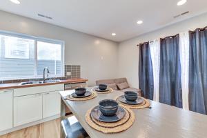 Foto de la galería de 7 Mi to Louisville Pet-Friendly New Albany Home en New Albany