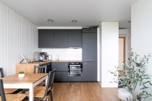 Dapur atau dapur kecil di Cozy Apartment with panoramic view