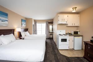 Kuhinja ili čajna kuhinja u objektu Canadas Best Value Inn & Suites-Charlottetown