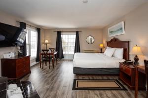 Krevet ili kreveti u jedinici u objektu Canadas Best Value Inn & Suites-Charlottetown