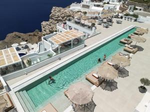 Kolam renang di atau di dekat Apeiron Blue Santorini - Sustainable Adults Only 14 Plus