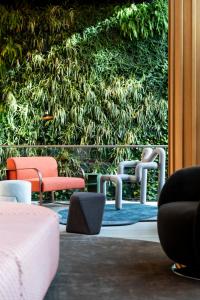 Ruang duduk di Labtwentytwo Barcelona, a Tribute Portfolio Hotel