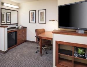 Køkken eller tekøkken på Hyatt Place South Bend/Mishawaka