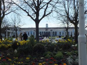 Um jardim em Zentrale Wohnung in der Villa Liewald mit Terrasse und Glasfaseranschluss