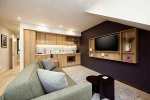 Кухня или кухненски бокс в Wilde Aparthotels Edinburgh Grassmarket