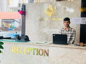 Lobi atau kawasan kaunter penerimaan di Hotel Grand Bhagwat, Udaipur