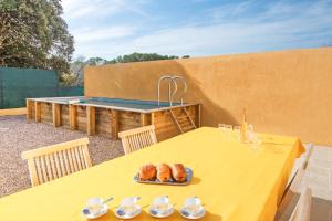 Un balcón o terraza en LA PROVENCE Piscine privée, Pétanque et Barbecue