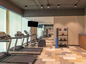 The fitness centre and/or fitness facilities at ibis Thane - An Accor Brand