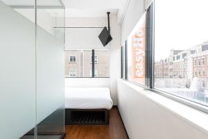 Ліжко або ліжка в номері easyHotel Amsterdam City Centre South