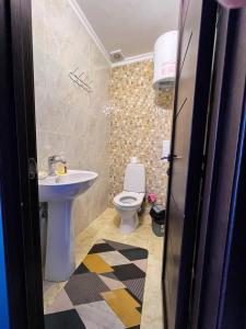 Bathroom sa Таунхаус в пансионате байтур