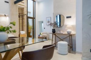 Ảnh trong thư viện ảnh của Luxurious studio with Jacuzzi in Casa Pilatos ở Seville