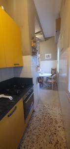 Dapur atau dapur kecil di VIBE SPOLETO, Stazione a 150 mt, parcheggio gratuito