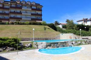 A piscina localizada em Apartamentos Acacio ou nos arredores