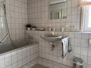 Kopalnica v nastanitvi moderne 2-Zimmer Wohnung in Rastatt