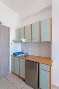 A kitchen or kitchenette at Marina