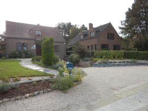 A garden outside B&B La Chrysalide