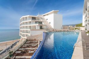 The swimming pool at or close to Sesimbra Oceanfront Hotel - Preferred Hotels and Resorts