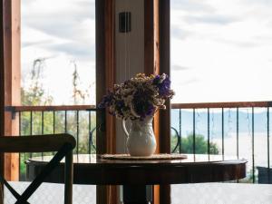 Balkoni atau teres di Cabaña rustica con vista al mar