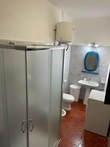 A bathroom at A due passi dal mare