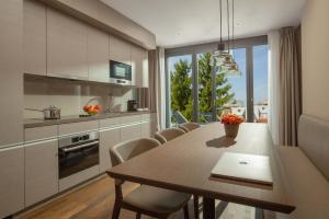 Una cocina o kitchenette en Acasa Suites