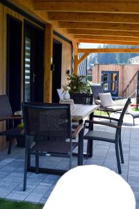 A seating area at Chalet Stuhleckblick- Ferienhaus direkt an der Piste