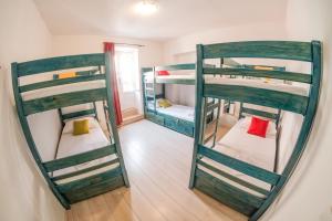 Imagen de la galería de White Rabbit Hostel, en Hvar