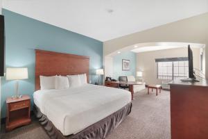 Katil atau katil-katil dalam bilik di La Quinta by Wyndham Houston Hobby Airport