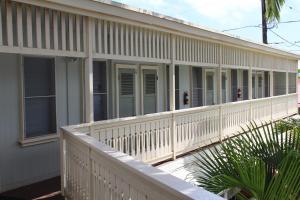 Un balcon sau o terasă la Kauai Palms Hotel