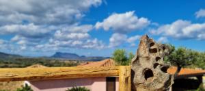 A general mountain view or a mountain view taken from A villát