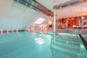 A piscina localizada em Hotel Europäischer Hof Heidelberg, Bestes Hotel Deutschlands in historischer Architektur ou nos arredores