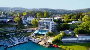 La alberca dentro o cerca de Boutique Apartments Velden