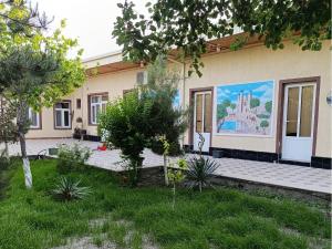 Κήπος έξω από το Dilnura Guest House