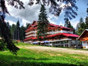 Gedung tempat hotel berlokasi