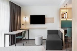 טלויזיה ו/או מרכז בידור ב-Residence Inn by Marriott Hamburg Altona