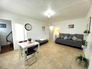 Area tempat duduk di St-Quentin-en-Yvelines Plusieurs appartements avec parking