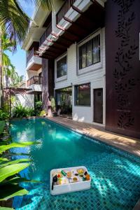 สระว่ายน้ำที่อยู่ใกล้ ๆ หรือใน Riva Boutique Apartments