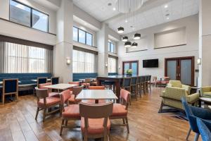 Khu vực ghế ngồi tại Hampton Inn Cape Girardeau I-55 East, MO